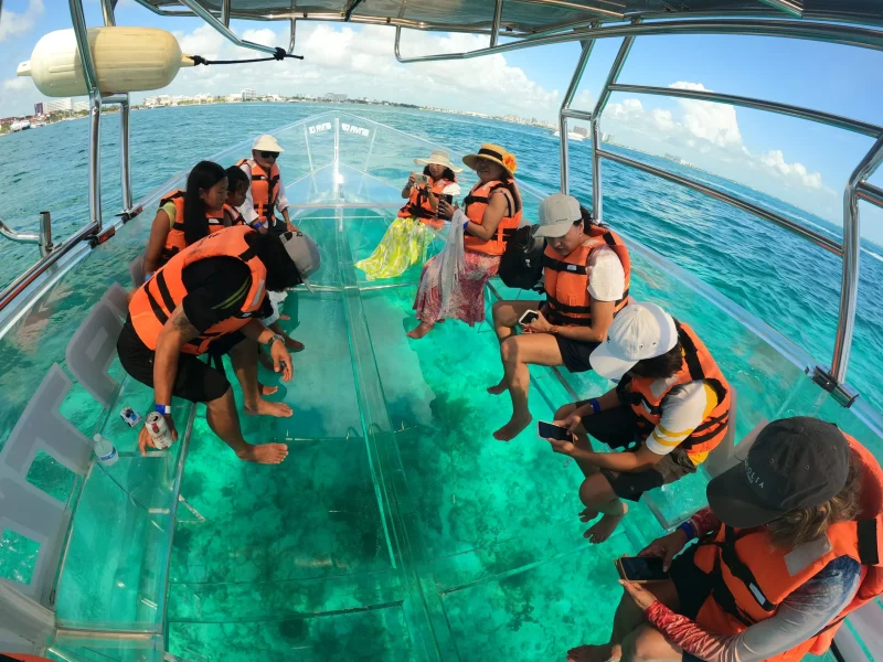 A Window to the Reef: Group Tour in Cancun