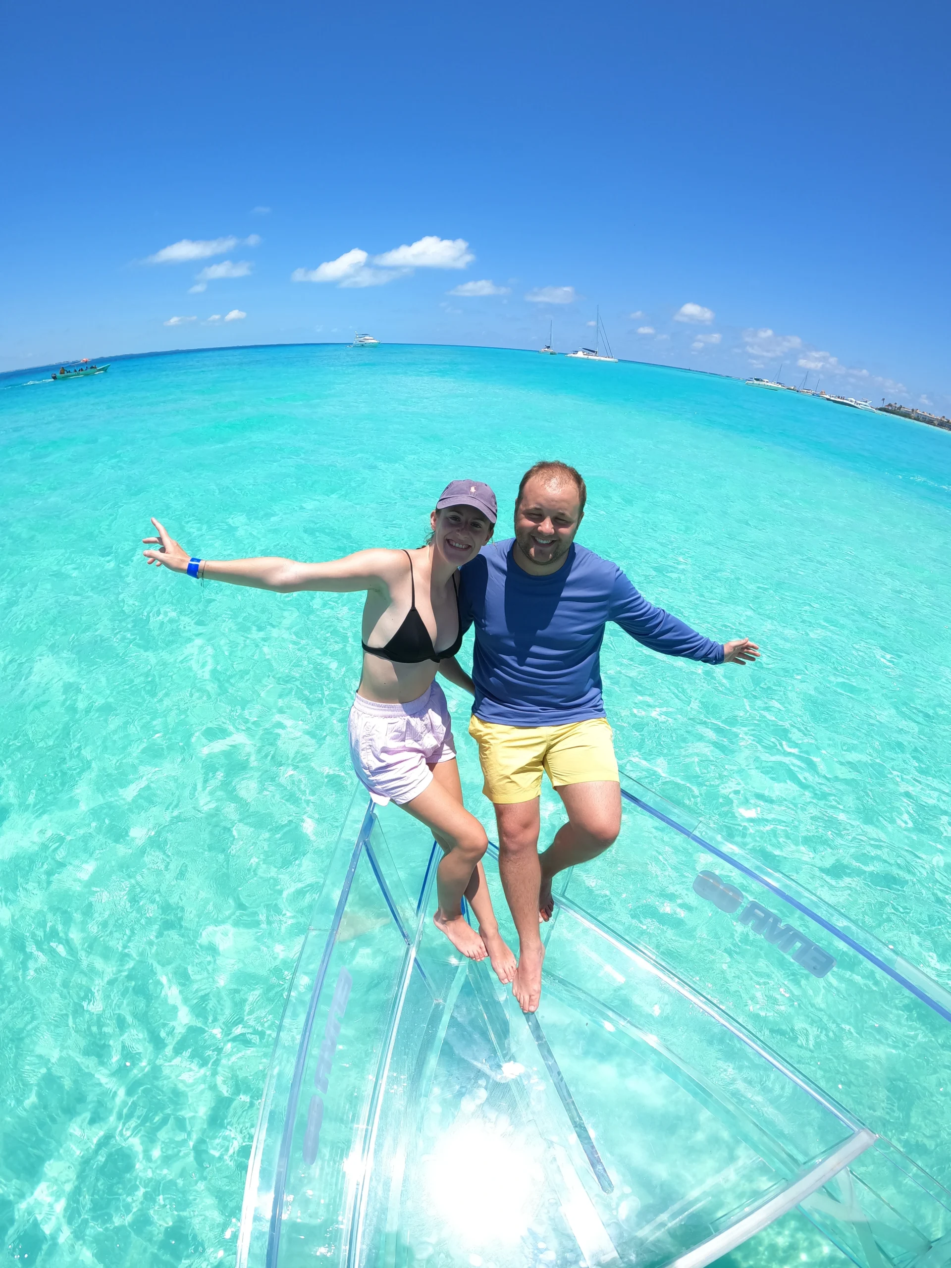 Top-Rated Isla Mujeres Clear Boat Tour for Couples & Friends! 1 En este momento estás viendo Top-Rated Isla Mujeres Clear Boat Tour for Couples & Friends!